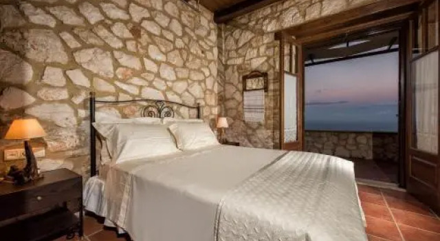 Armos Stone Villa - Private Pool & Sea Views, by ZanteWize, Забронировать Вилла Отели периферии Ионических островов с парковкой, Парковка