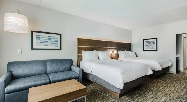 Четырёхместный люкс c 1 комнатой Holiday Inn Express & Suites - Welland