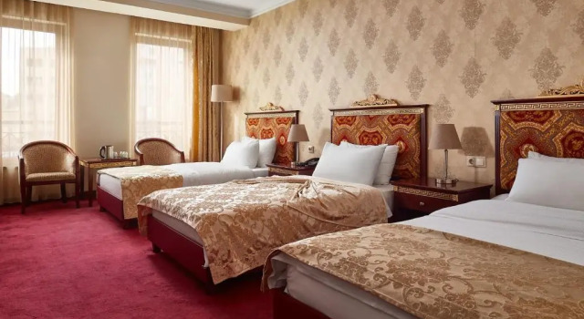 Трёхместный номер Standard Hotel Gold