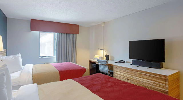 Standard Vierer Zimmer Quality Inn Frontier at U.S. Hwy 30