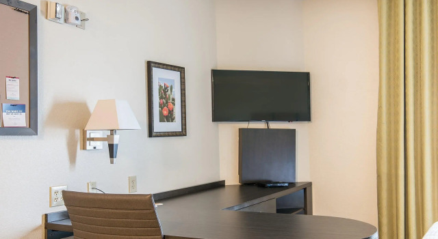Четырёхместный люкс Candlewood Suites Bay City by IHG