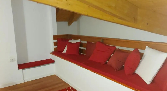 Апартаменты Incantevole appartamento con piscina e vista monti
