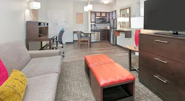 Четырёхместный люкс с 2 комнатами Staybridge Suites Plano - Richardson Area by IHG