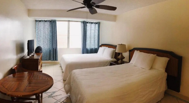 Четырёхместная студия Deluxe Hilo Reeds Bay Hotel
