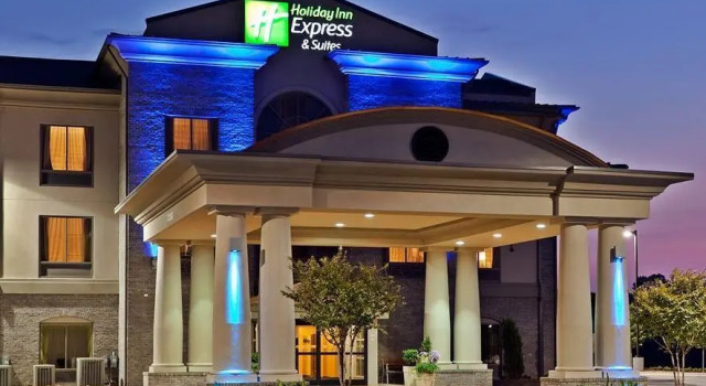 Люкс c 1 комнатой Holiday Inn Express Hotel & Suites Opelika Auburn by IHG
