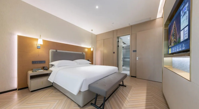Двухместный люкс Premier Guangzhou Baiyun Airport MeHood Liz Hotel
