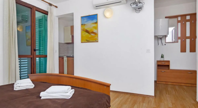 Apartment Cico Hvar/Pokrivenik 19132