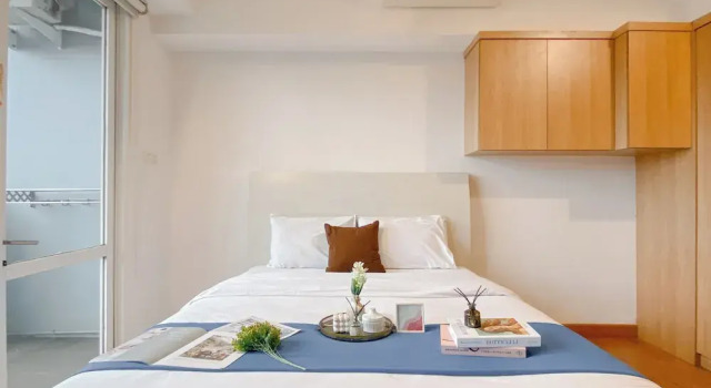 Warm Neutral Look Studio Apartment Ambassade Kuningan, Book Apartment Jakarta Jakarta Province