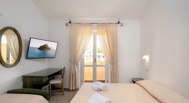 Трёхместный номер Standard с балконом Hotel Castello
