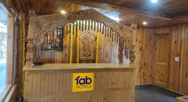 FabHotel Forest Retreat, Забронировать Отель Отели Манали с парковкой, Парковка
