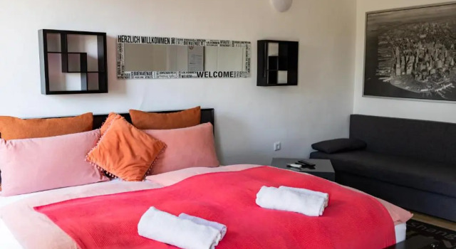Апартаменты с балконом Cukrarna Guest Accommodation