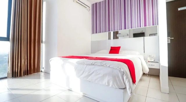 Двухместный номер Standard RedDoorz near Terminal Batu Ampar