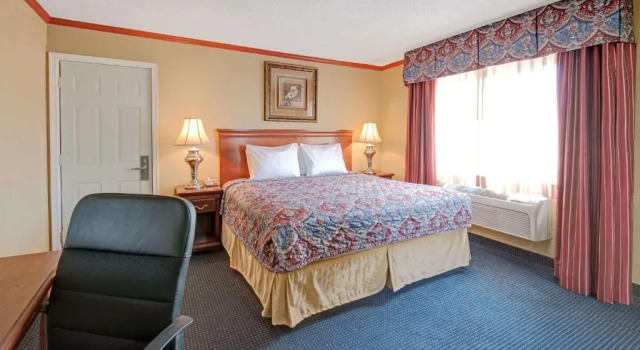 Двухместный номер Standard Days Inn by Wyndham Albuquerque Downtown