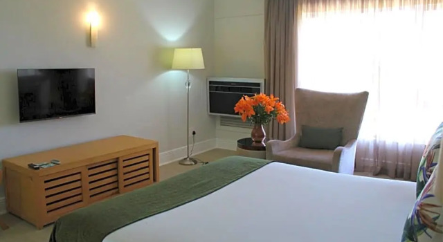 Номер Deluxe The Riverside Hotel