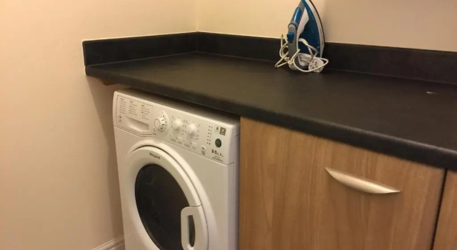Коттедж 6-bedroom Contractor House with 6 bathrooms, Free WiFi and Parking - Kennedy House by Your Lettings Peterborough