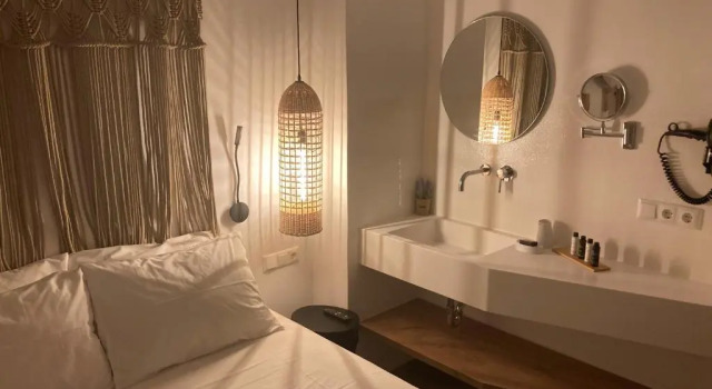 Ninemia Naxos Suites, Rezervați Hotel Galanádhon Naxos