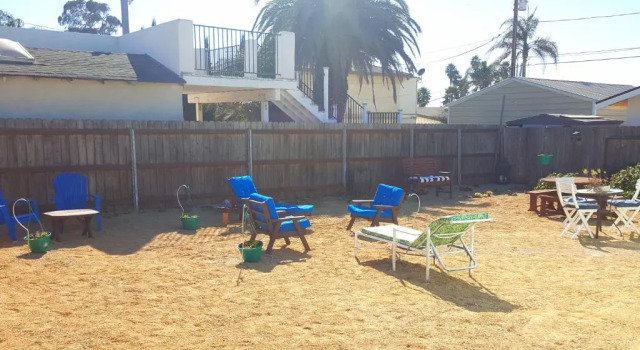 Коттедж Short walk to beach 3 br 2 bath restored 1935 home