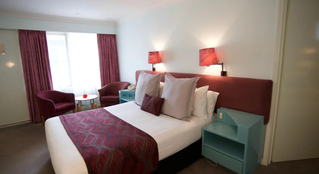Люкс с 2 комнатами SureStay Hotel by Best Western The Clarence on Melville