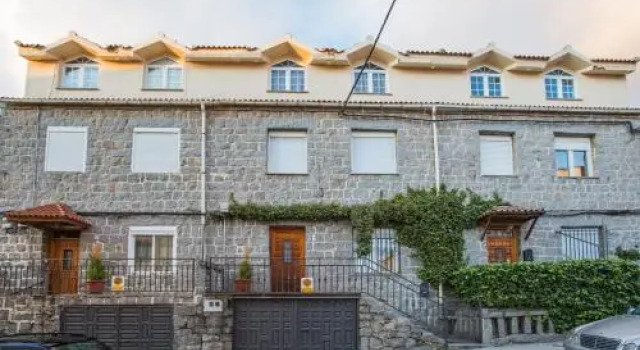 Apartamentos Turisticos Avila Villa Carmen II, Забронировать Вилла Виллы Авила, рядом с Церковь Сан-Педро, Вилла