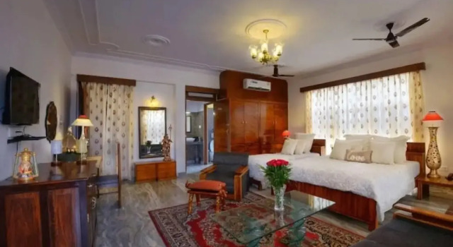 Oasis Home Stay, Rezerwuj Hotel Dźajpur 