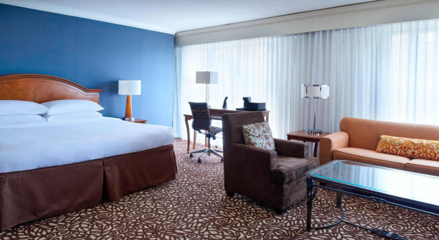 Двухместный номер Standard Milwaukee Marriott West
