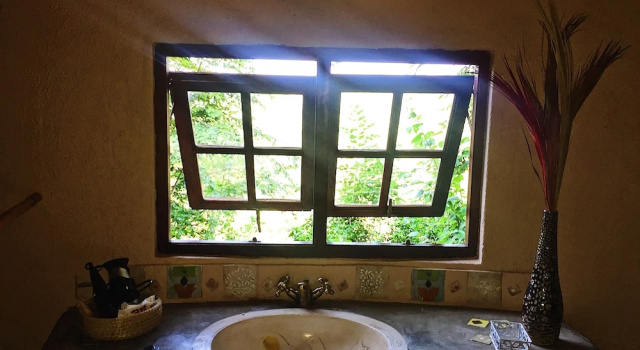 Бунгало Phophonyane Falls Ecolodge