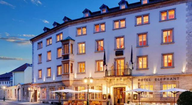 Standaard Tweepersoons duplex kamer Hotel Elephant Weimar, Autograph Collection