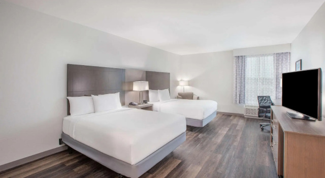 Четырёхместный номер Standard La Quinta by Wyndham Dallas Duncanville