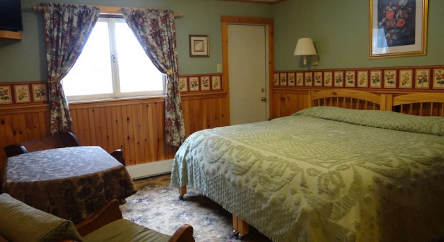 Номер Classic Blue Gentian Lodge at Magic Mountain