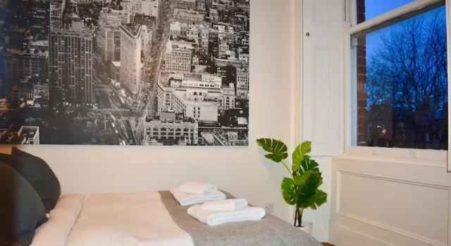 Stylish 2 Bedroom Georgian Apartment in City Centre