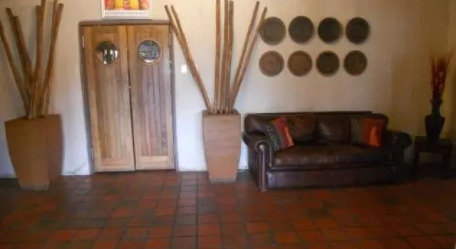 Juffroushoogte Gaste Plaas, Book Hotel Saldanha Vredenburg