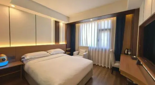 Номер Standard Yatai Longda Hotel