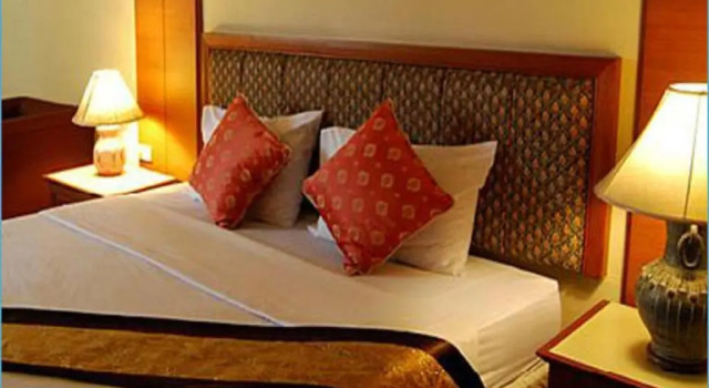 Двухместный номер Superior King Royal Garden Inn