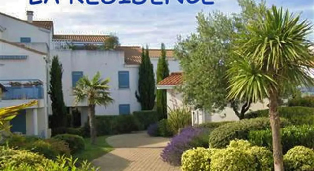 House With 2 Bedrooms in Vaux-sur-mer, With Pool Access, Enclosed Gard, Rezerwuj Hotel Hotele w Côte de Beauté z basenem, Basen