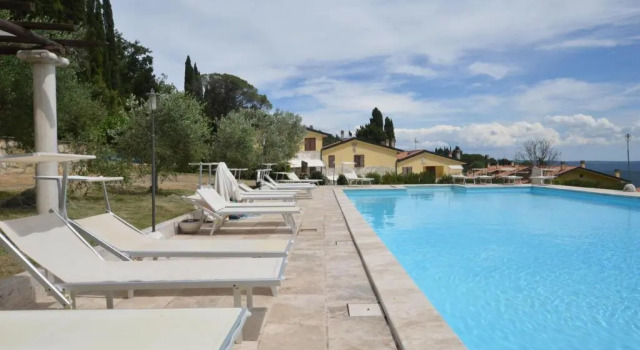 Коттедж с 3 комнатами Villa Le Querciolaie