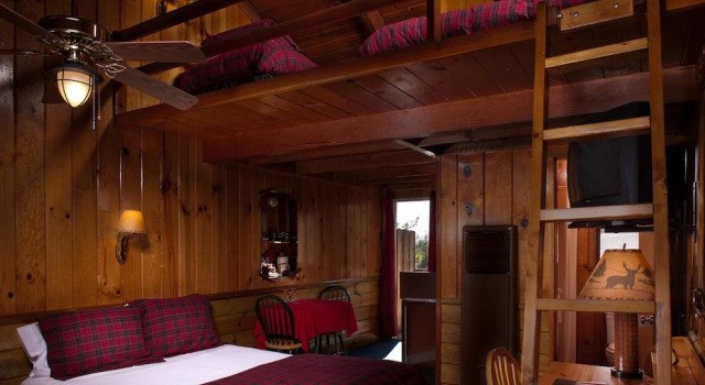Standard Kolmen hengen Huoneisto parvekkeella Idyllwild Bunkhouse