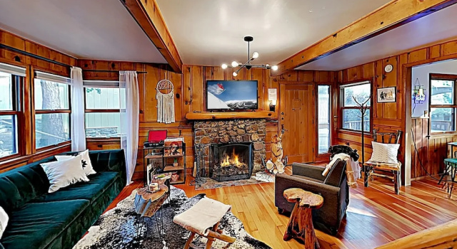 New Listing! Moonridge Maltby W/ Hot Tub 2 Bedroom Cabin, Book Lejlighed Lejligheder i Moonridge, Lejlighed