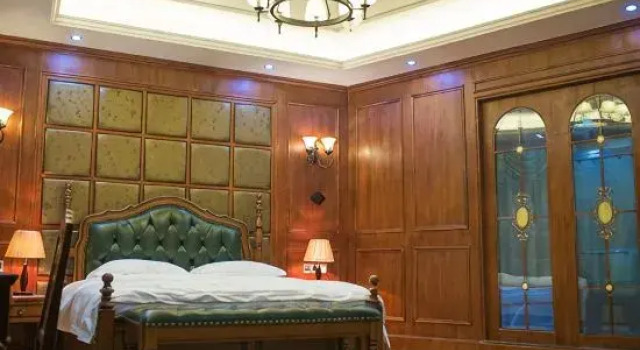 Suite Impression Theme Hotel