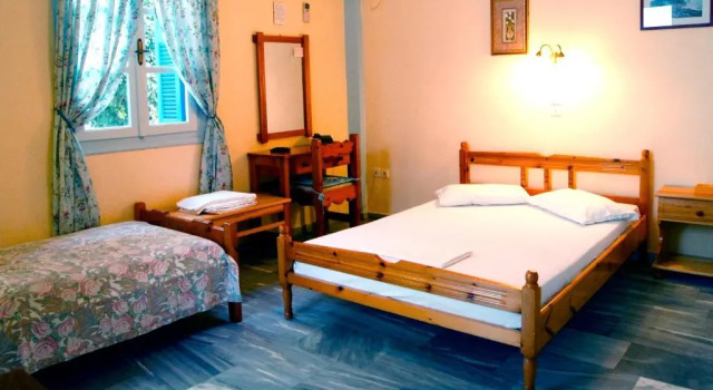Апартаменты Standard Hydroussa Apartments