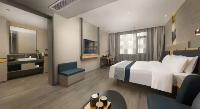 Люкс Homeinn Selected Hotel (Yizheng Xupu Station)