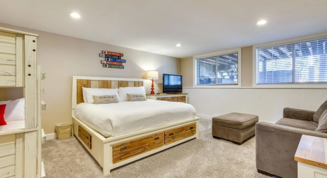 1 Mi to Main St: Breckenridge Retreat w/ Hot Tub!, Забронировать Апартаменты/квартира Апартаменты Брекенридж, Апартаменты/квартира