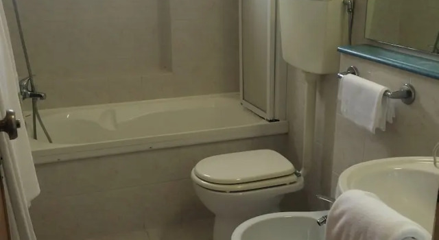 Четырёхместный номер Standard с балконом Hotel Nettuno