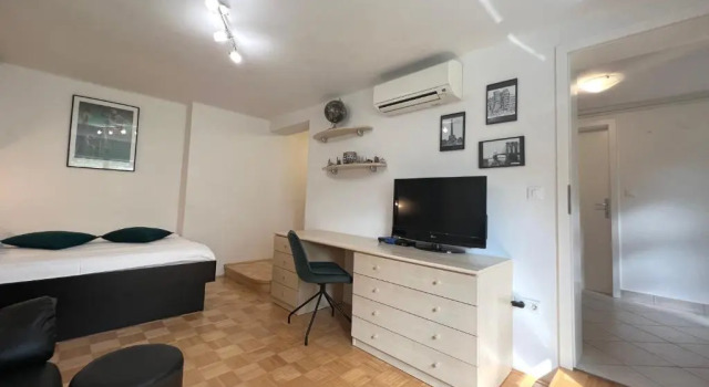 Студия с видом на сад Luxury Studio Apartments