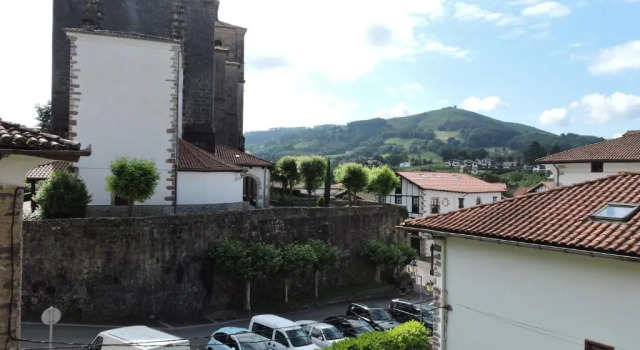 6 Herriko Etxea Plaza, Boek Hotel Vera de Bidasoa Bortziriak