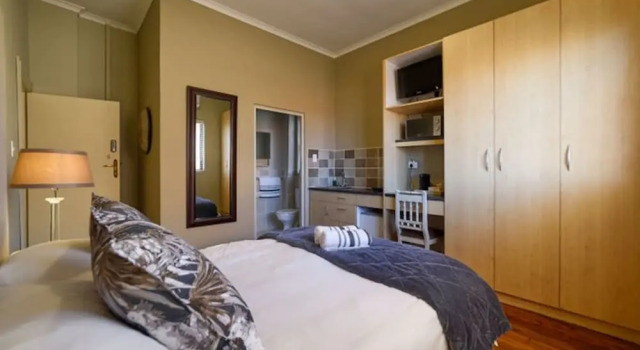 Leeuwenzee Guesthouse - Luxury Room With Self Catering, Забронировать Гостевой дом Отели Cape Peninsula с парковкой, Парковка