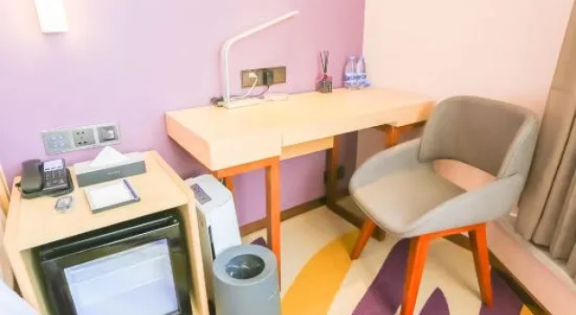 Кровать в общем номере (мужской номер) Lavande Hotel (Guangzhou Zhihuicheng)