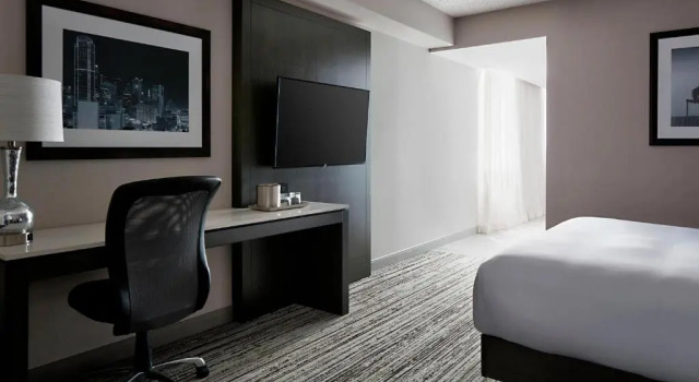 Номер Standard Marriott DFW Airport South