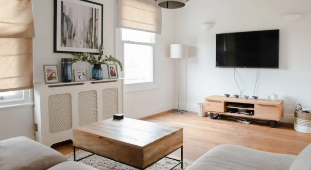 Cosy Two Storey 1 Bedroom Flat in Battersea, Забронировать Отель Отели Баттерси 3 звезды, 3*