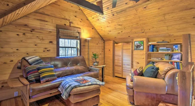 Luxury Pearcy Cabin w/ 5 Private Acres + Hot Tub!, Réserver Maison de vacances Pearcy États-Unis