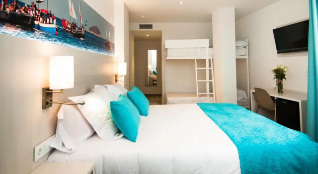 Трёхместный номер Standard Hotel Censal